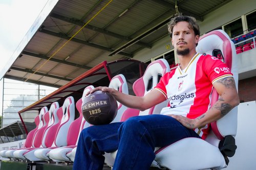 PERSBERICHT-Luca-Everink-versterkt-FC-Emmen-foto-Jari-Leijssenaar-FC-Emmen-scaled