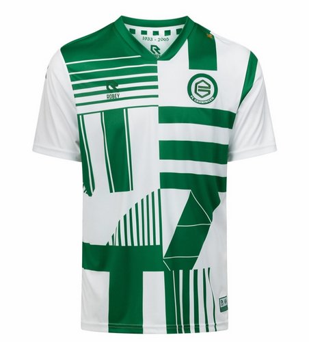 Het nieuwe warming-up shirt van FC Groningen
