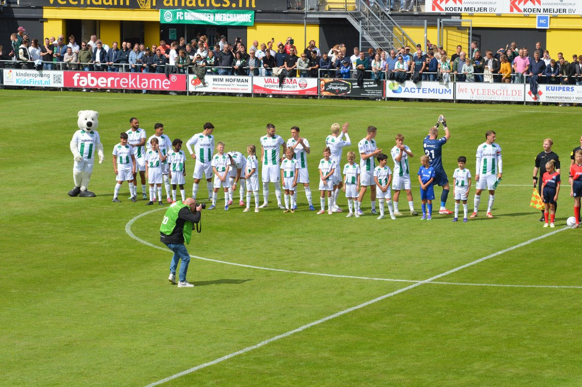 FC Groningen wint twee keer van Wrexham AFC