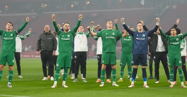 Ajax compenseert de 1200 fans van FC Groningen