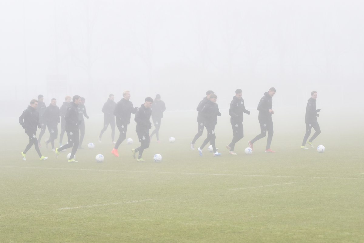 Trainer Dick Lukkien over FC Groningen - PSV en foto's training vandaag